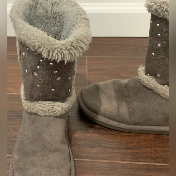 Justice Girls Winter Boots Faux Suede Fur Embellished Rhinestones Bows on Back 2 - Picture 7 of 13
